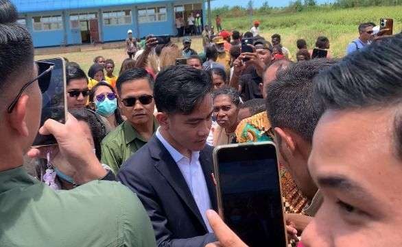 Merauke Geger! Wapres Gibran Turun Langsung ke Sekolah, Disambut Tangis Bahagia