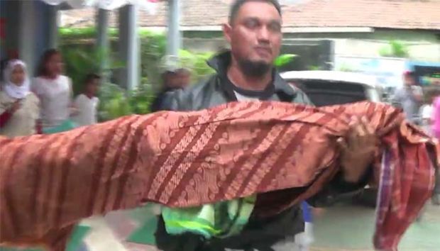 Selamat Hari Ayah Nasional, Ini Kisah Viral Pengorbanan Ayah Kepada Anaknya