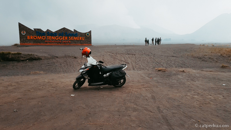 perjalanan-bikinbanggaindonesia-perlengkapan-dasar-darurat-naik-motor-ke-bromo