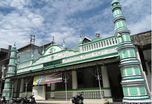 nikmati-serunya-ngabuburit-di-5-masjid-terunik-di-kota-padang