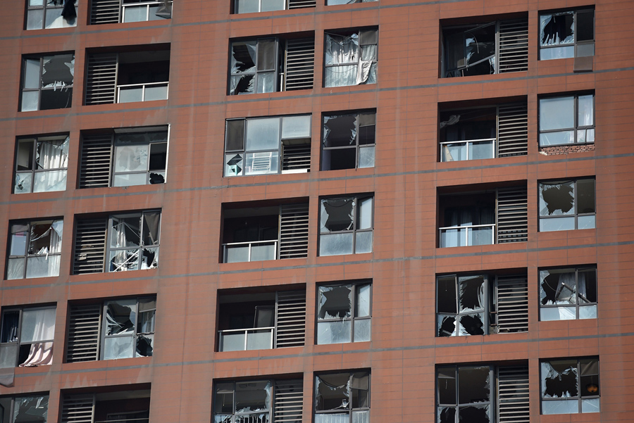 Aftermath Huge Explosion in Tianjin China 13 Agustus 2015