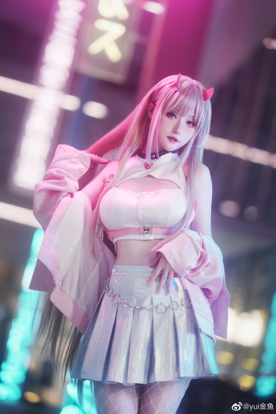 Nikmati Keindahan Cosplay Viper dari NIKKE: Karya Brilian Cosplayer Cina!