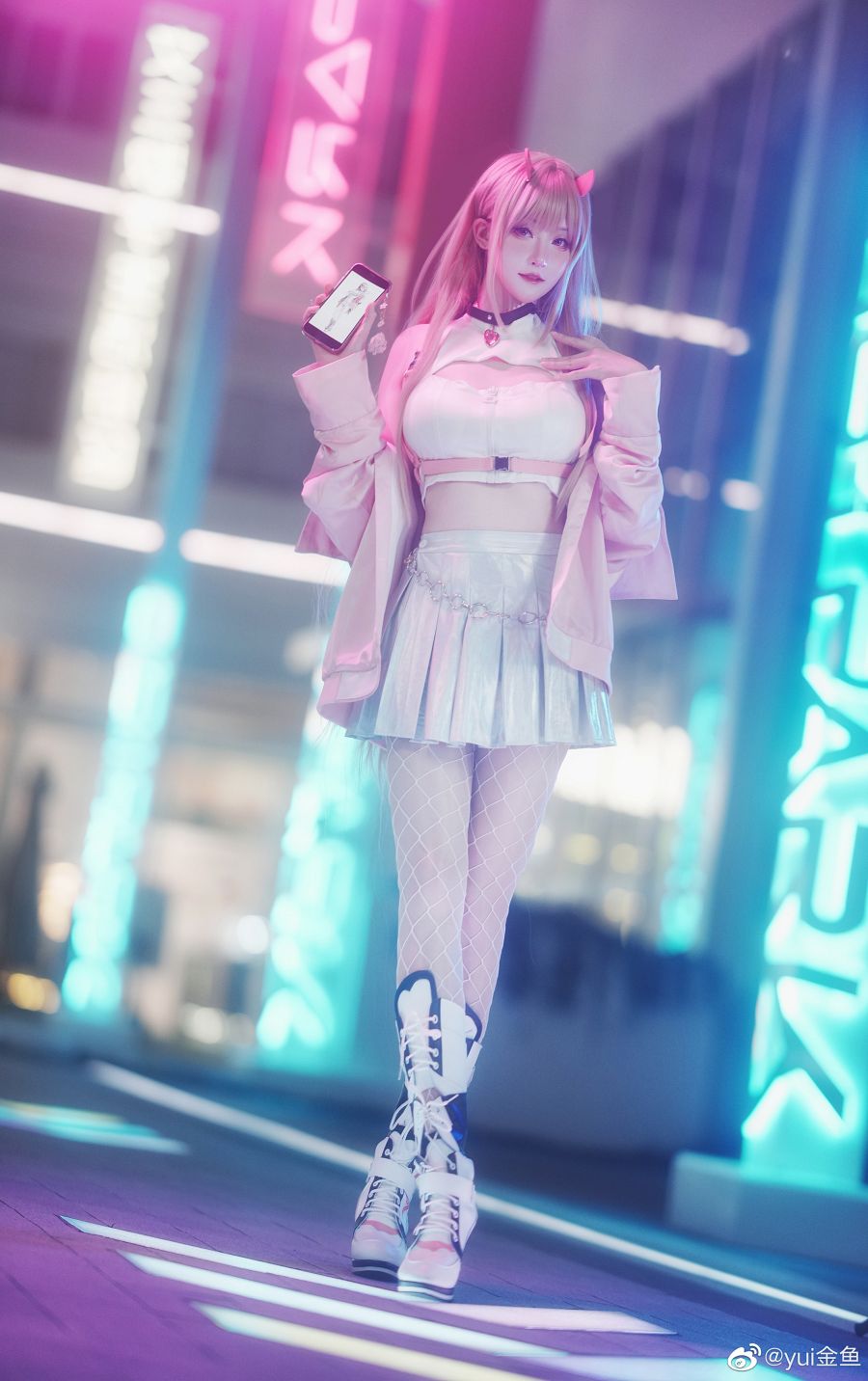 Nikmati Keindahan Cosplay Viper dari NIKKE: Karya Brilian Cosplayer Cina!