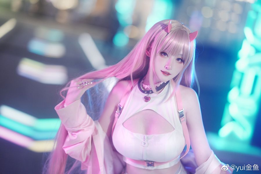 Nikmati Keindahan Cosplay Viper dari NIKKE: Karya Brilian Cosplayer Cina!