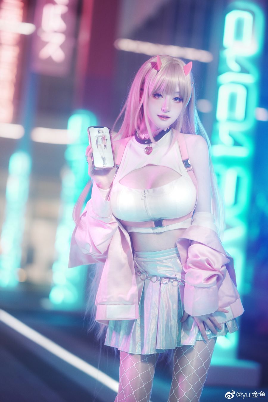 Nikmati Keindahan Cosplay Viper dari NIKKE: Karya Brilian Cosplayer Cina!