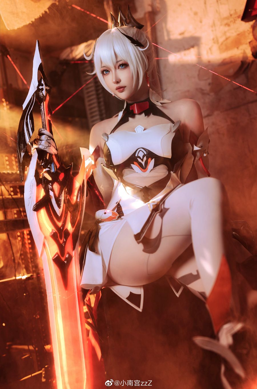Cantik & Ganas! Cosplay Kiana dari Honkai Impact 3rd yang Super Hot