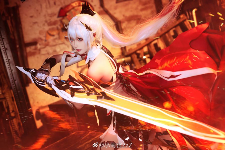 Cantik & Ganas! Cosplay Kiana dari Honkai Impact 3rd yang Super Hot
