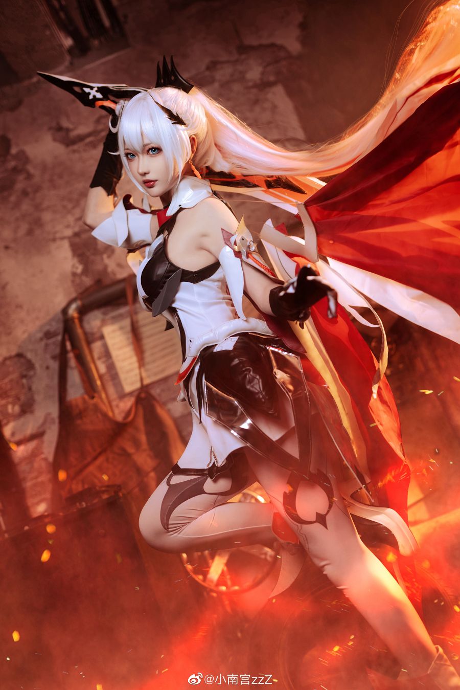 Cantik & Ganas! Cosplay Kiana dari Honkai Impact 3rd yang Super Hot