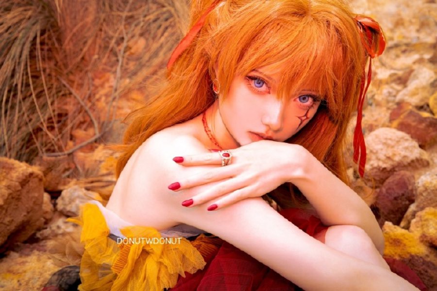 Cosplay Asuka dari Evangelion, Datang dengan Gaun Oranye yang Panas