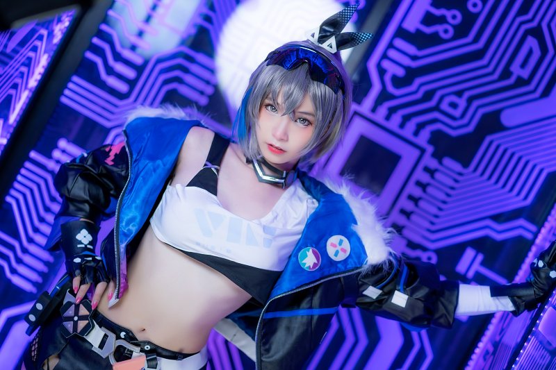 Lucu &amp; Seksi, Cosplay Silver Wolf dari Honkai: Star Rail