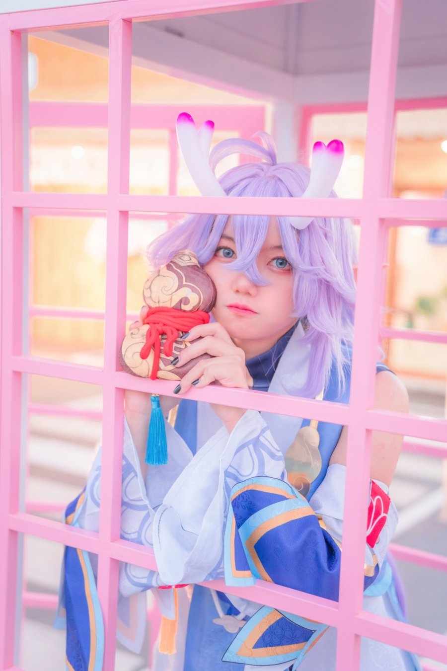 Woww! Cosplayer Ini Menghidupkan Karakter Bailu dari Honkai: Star Rail