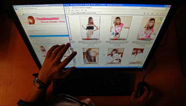 Grup âEmak-emak Pembongkar Awal Pedofilia Online