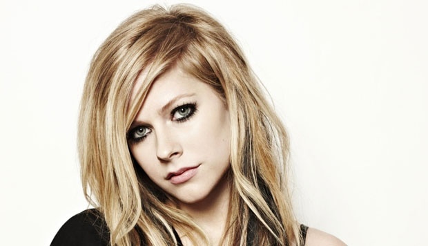 Sejak Oktober 2014, Avril Lavigne Lumpuh