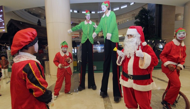 FPI Sebut Pakai Topi Santa Claus Akidah Bisa Jadi Dangkal 
