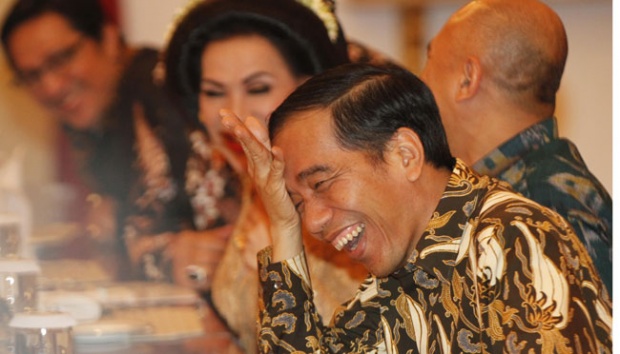 Siang Ini, Jokowi Ngakak Lagi dengan Belasan Komika 