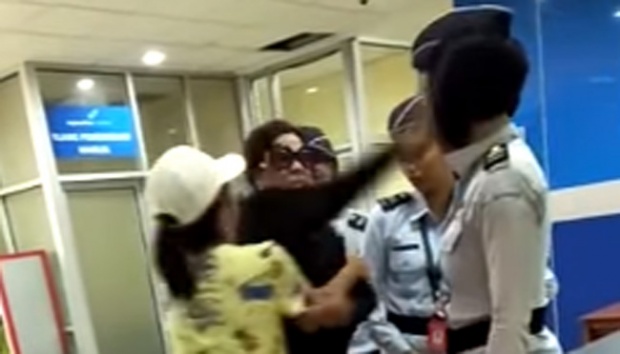 Si Penganiaya Petugas Bandara Manado Istri Jenderal Polisi 