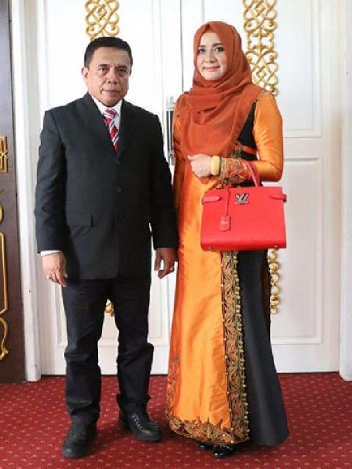 OTT Gubernur Aceh, Lihat Koleksi Tas Louis Vuitton Istri Irwandy