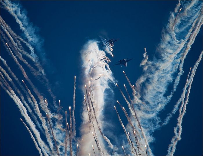 (BW Killer Pics) Russian Knights, Ksatria Pengukir Langit 