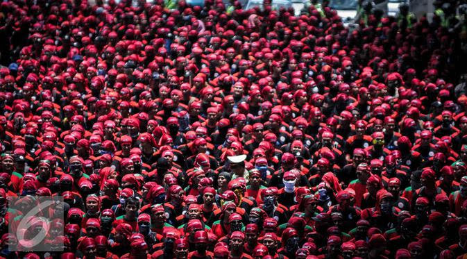 buruh-kecam-ridwan-kamil-yang-tak-terbitkan-surat-keputusan-soal-umk