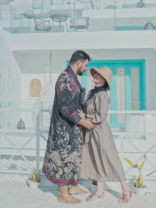 7 Momen Irish Bella dan Ammar Zoni Liburan di Labuan Bajo, Romantis