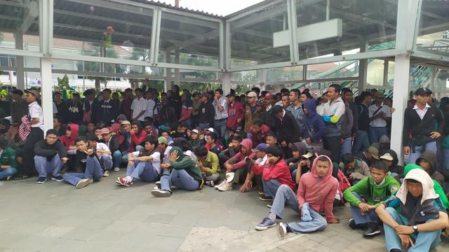 Gagal Demo ke Jakarta, Pelajar di Bogor Rusak Mobil Polisi
