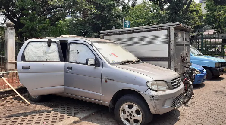 Mobil 4 Tahun Teronggok di Monas Bebas Biaya Parkir Jika Akan Diambil, Tapi...