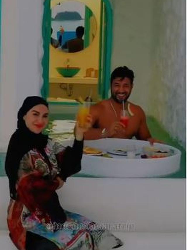 7 Momen Irish Bella dan Ammar Zoni Liburan di Labuan Bajo, Romantis