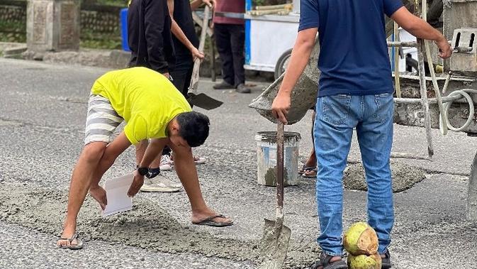 Pengusaha Pekanbaru Diteror Usai Cor Jalan Rusak Pakai Uang Pribadi