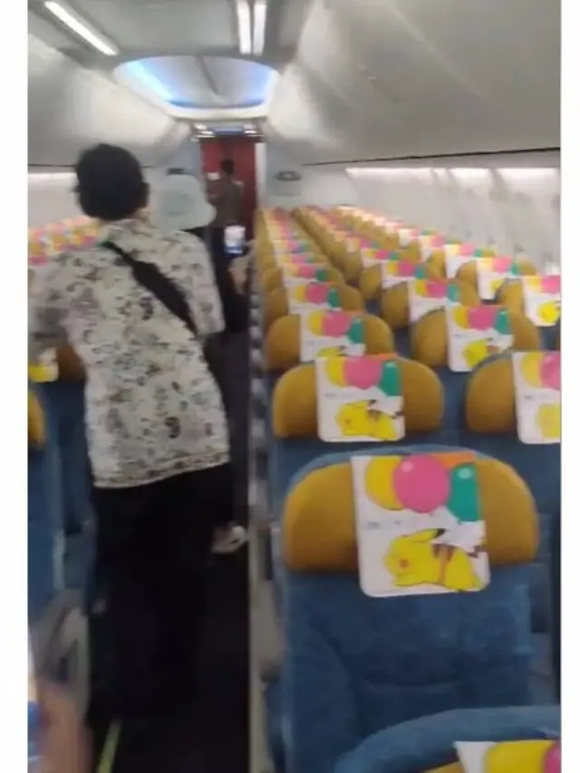 Merasakan Nuansa Penerbangan Ceria Lewat Pesawat Garuda Pikachu Jet GA1