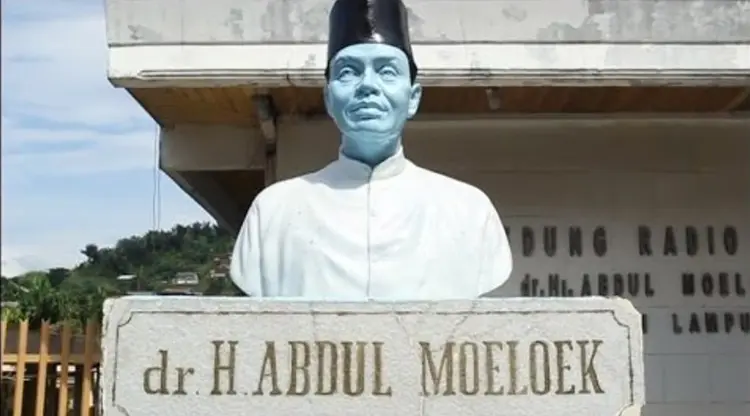 dr-abdul-moeloek-pejuang-kemerdekaan-di-tanah-lampung