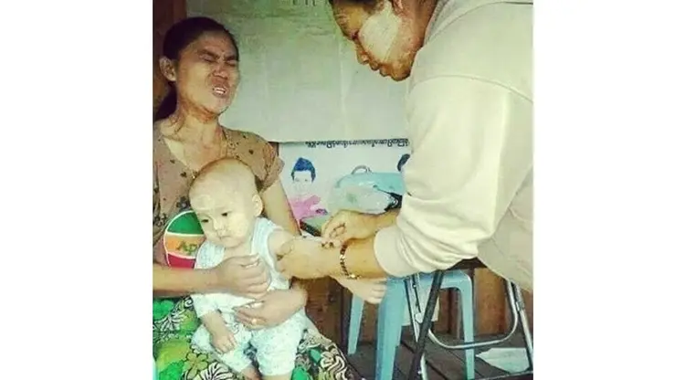 5 Ekspresi Lucu Anak saat Disuntik Ini Bikin Iba Sekaligus Ingin Senyum