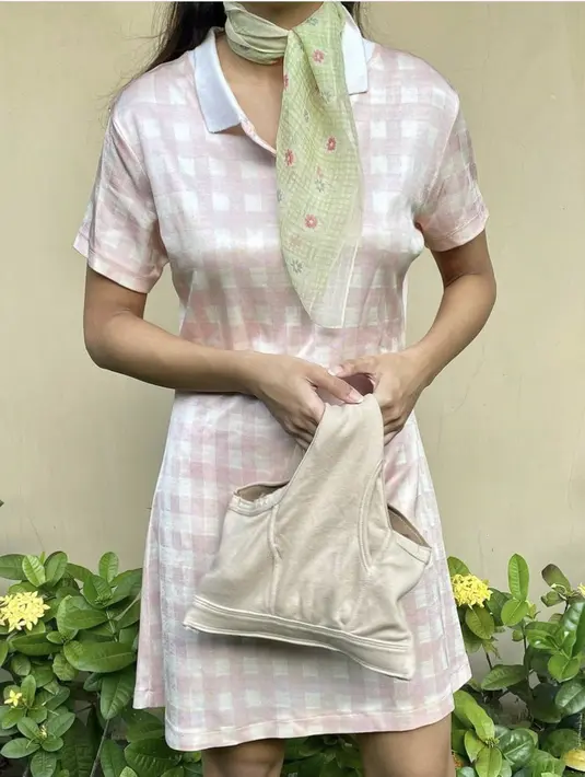 Perempuan Ini Buat Tas dari Celana Dalam, Berikut 6 Potret OOOTDnya