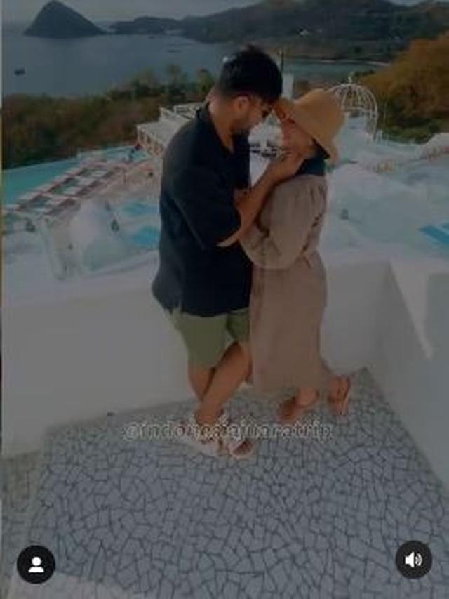 7 Momen Irish Bella dan Ammar Zoni Liburan di Labuan Bajo, Romantis