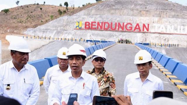 4 Alasan Kepala Daerah Kompak Dukung Jokowi
