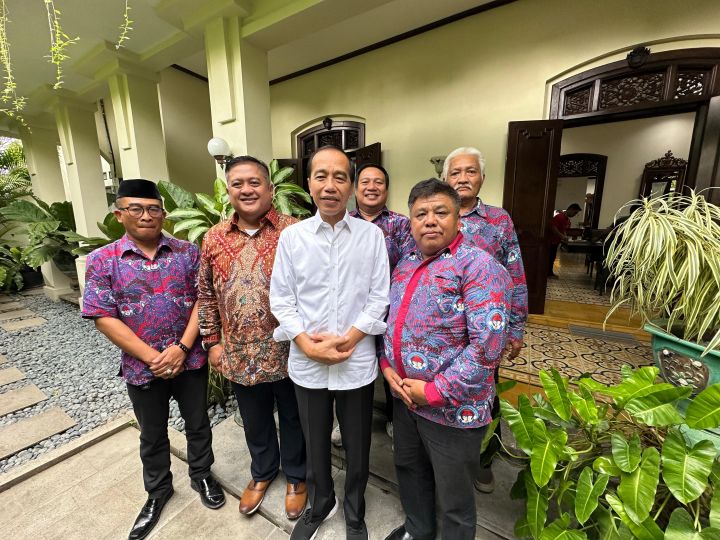 Ngadu ke Jokowi, Perangkat Desa se-Jateng Minta Kejelasan Status
