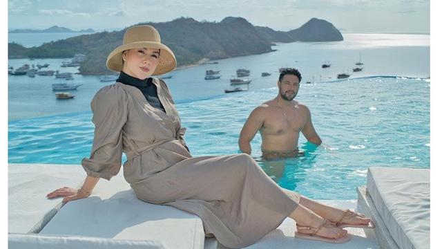 7-momen-irish-bella-dan-ammar-zoni-liburan-di-labuan-bajo-romantis