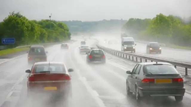 Trik Jitu Buat Rawat Mobil Dikala Hujan