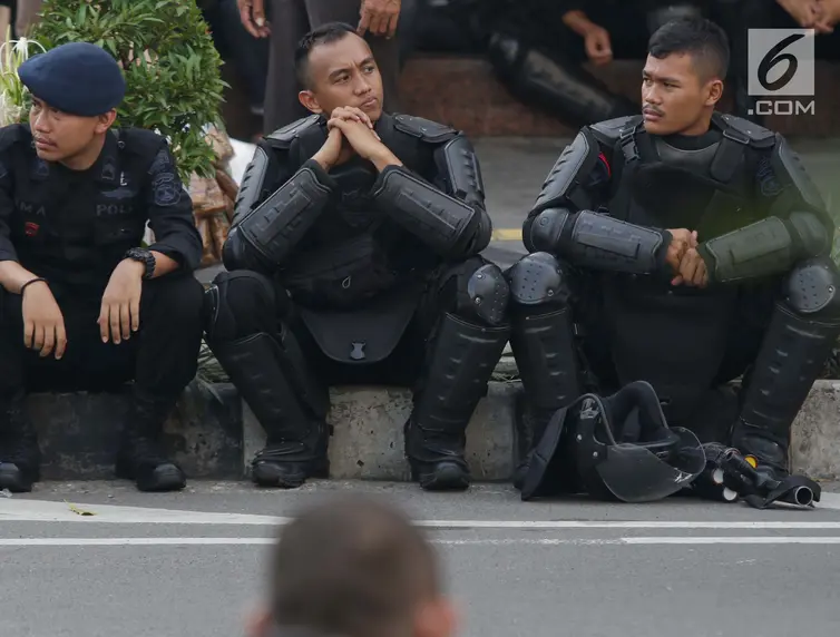 TNI dan Polri Dapat Sumbangan 600 Makanan dari Yayasan Ibnu Sina Peduli

