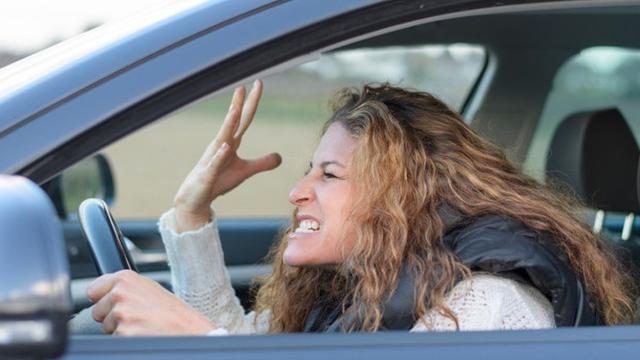 5-tips-biar-nggak-gampang-marah-saat-mengemudi-di-jalan