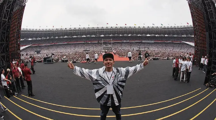 Tampilan Gading Marten sampai Indra Bekti Hadiri Kampanye Jokowi-Ma'ruf di GBK

