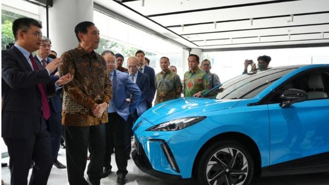 Luhut Sebut MG Bisa Kuasai Pasar Kendaraan Listrik di Indonesia, Punya Modal Apa?