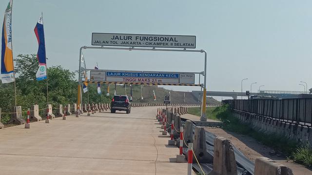 jakarta-bandung-kurang-dari-1-jam-lewat-tol-japek-ii-selatan-saingi-kereta-cepat