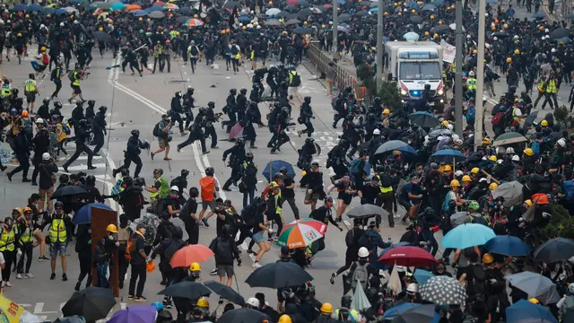 China Dituduh Ingin Menggoyah Demokrasi Hong Kong dengan Merombak Sistem Pemilu