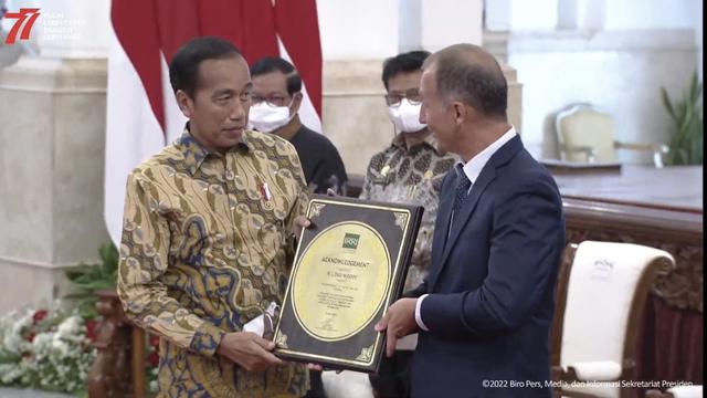 dapat-penghargaan-dunia-soal-beras-jokowi-terima-kasih-ke-petani-indonesia