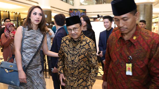Menyayat Hati, 4 Soundtrack Film Bertema BJ Habibie 