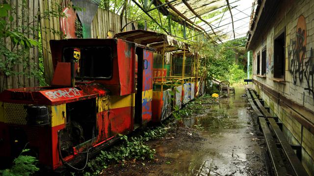 Bukan Hanya Flora Dan Fauna, Tempat Wisata Pun Baiknya Dilestarikan