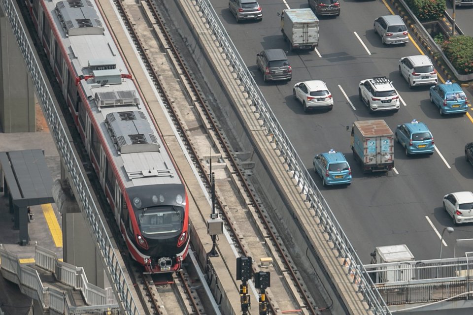 Uji Coba LRT Jabodebek dengan Penumpang Dimulai 12 Juli, Tarif Rp 1