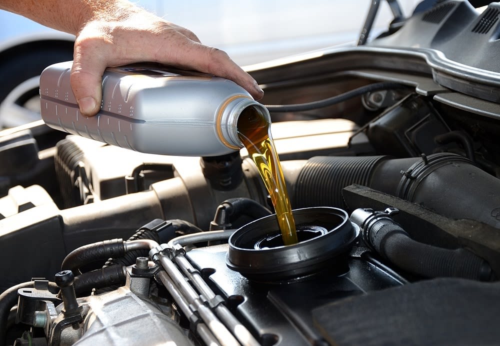 Tips Hemat Bahan Bakar Saat Touring dengan Mobil