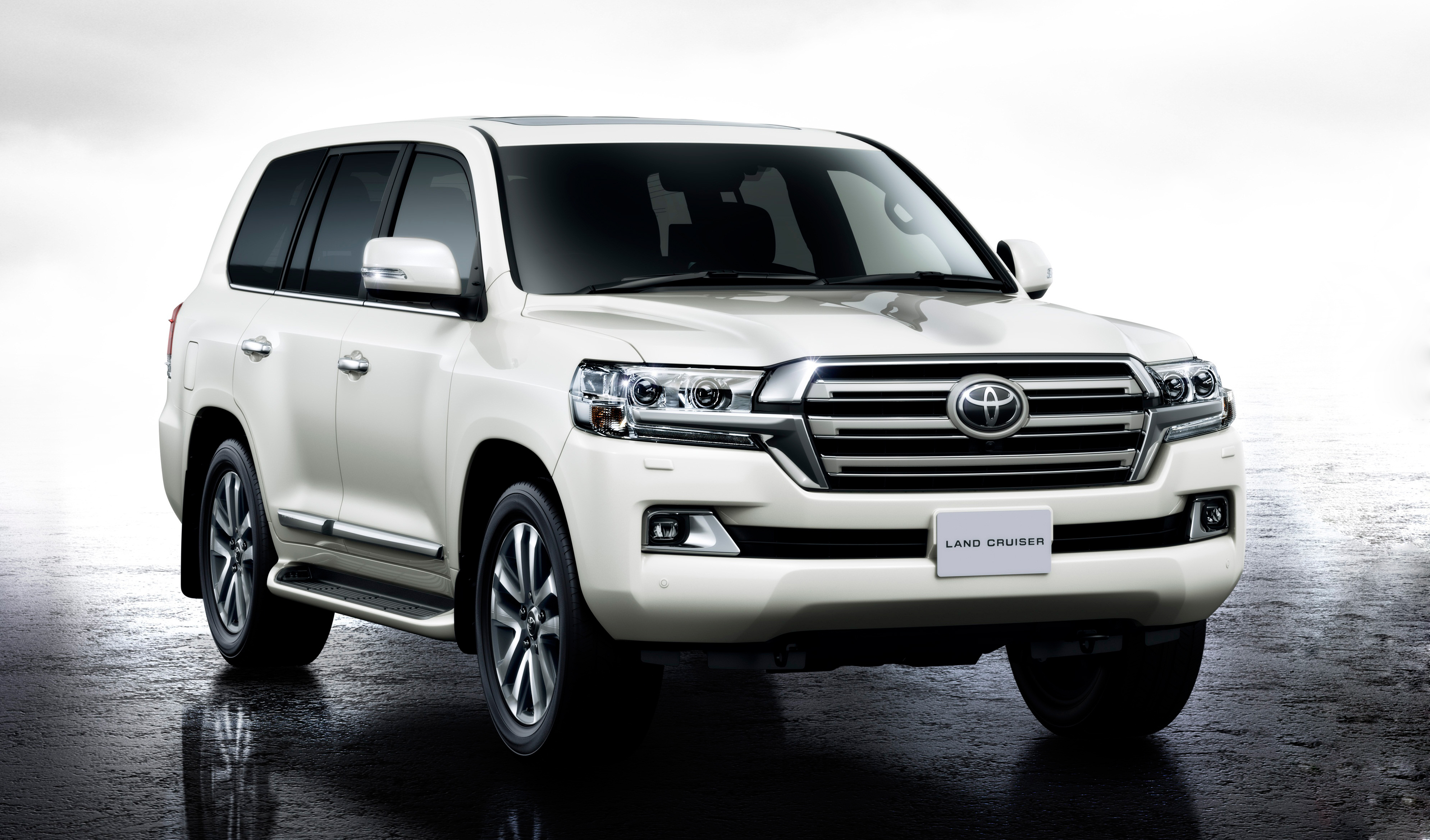 Pajero Sport Masih Sulit Tumbangkan Fortuner