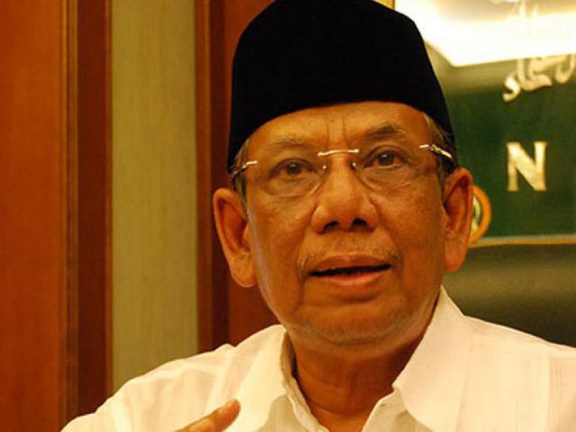 kh-hasyim-muzadi-dan-peran-besarnya-untuk-sepakbola